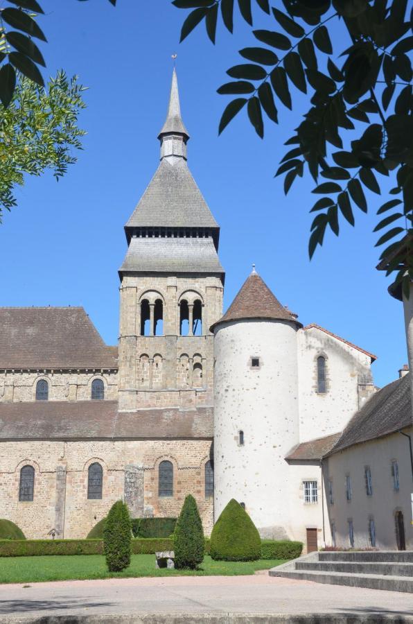 Au Bord De L'Eau Appartement 50 M2 Chambon-sur-Voueize Luaran gambar