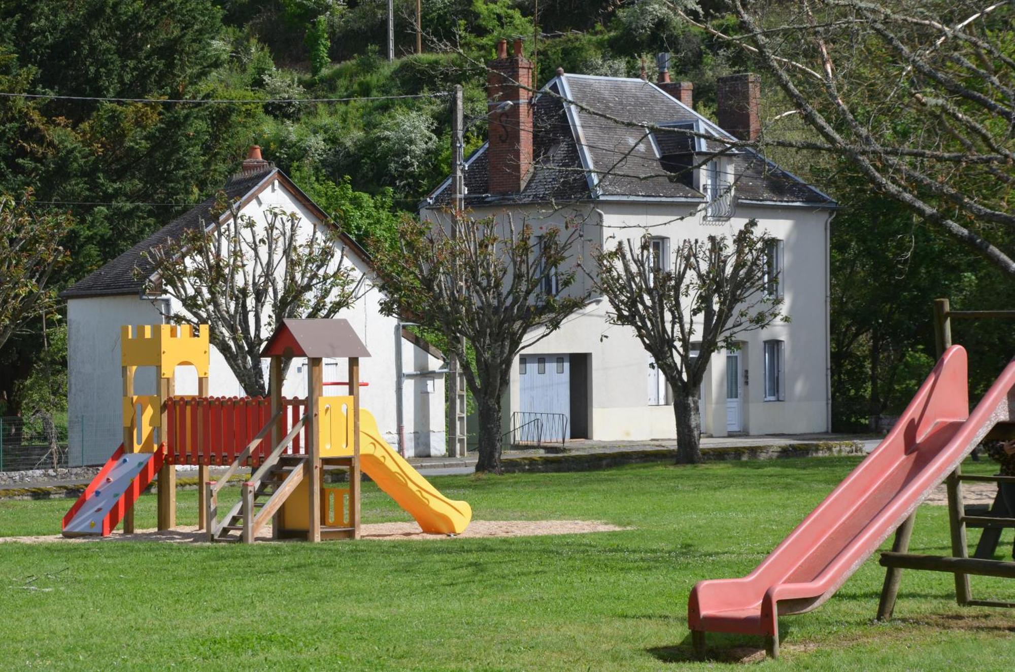 Au Bord De L'Eau Appartement 50 M2 Chambon-sur-Voueize Luaran gambar